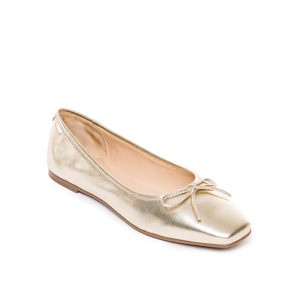 Bernardo Gwynn Ballet Flat in Champagne Nappa Leather